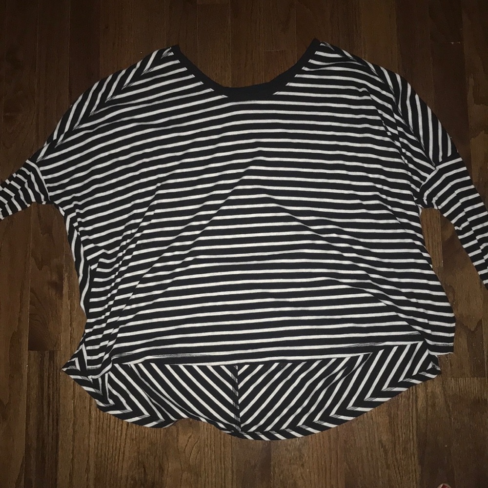 Quarter sleeve top